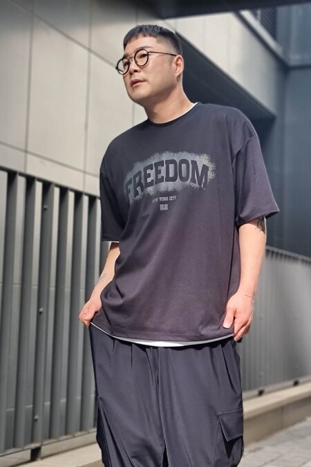 [EKU] 도트 프리덤 반팔라운드 - 블랙